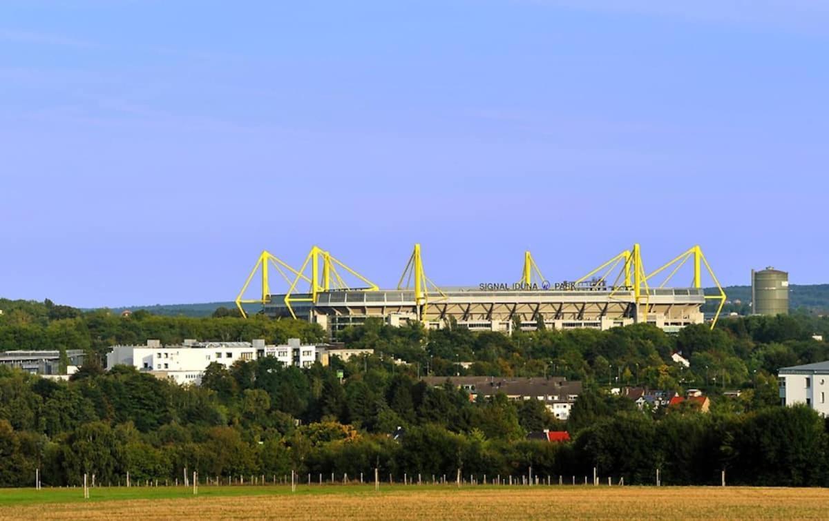 Schoene Grosse Wohnung 2 Schlafzimmer Bis 6 Pax Naehe Stadion Signal Iduna Dortmund Exterior photo
